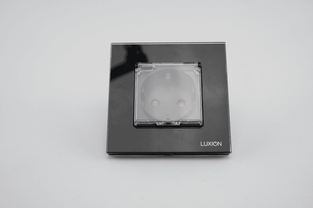 Priza Simpla cu Capac de Protectie cu Rama din Sticla LUXION — imaginea 5